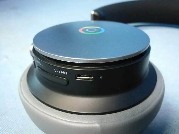 Google chuẩn bị ra mắt... tai nghe - Ảnh 1. Google chuẩn bị ra mắt... tai nghe - Ảnh 1.