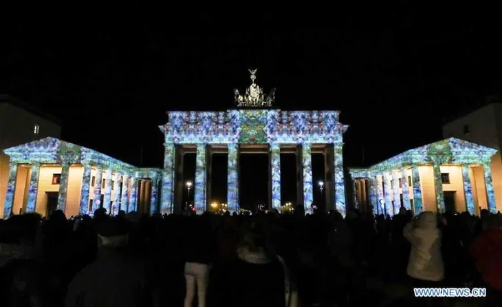 Mãn nhãn với lễ hội ánh sáng Berlin - Ảnh 10. Mãn nhãn với lễ hội ánh sáng Berlin - Ảnh 10.