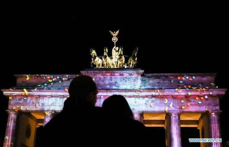 Mãn nhãn với lễ hội ánh sáng Berlin - Ảnh 12. Mãn nhãn với lễ hội ánh sáng Berlin - Ảnh 12.