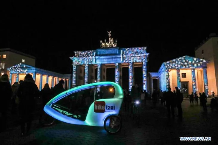Mãn nhãn với lễ hội ánh sáng Berlin - Ảnh 15. Mãn nhãn với lễ hội ánh sáng Berlin - Ảnh 15.