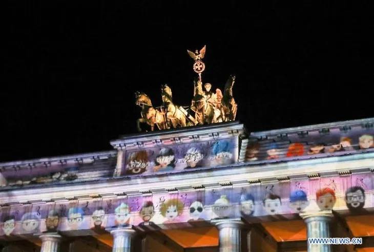 Mãn nhãn với lễ hội ánh sáng Berlin - Ảnh 19. Mãn nhãn với lễ hội ánh sáng Berlin - Ảnh 19.