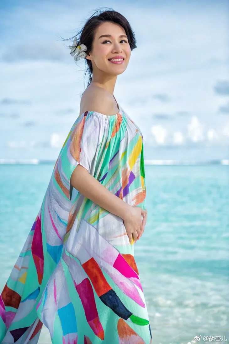 Hồ Hạnh Nhi bất ngờ tung ảnh mang bầu - Ảnh 3. Hồ Hạnh Nhi bất ngờ tung ảnh mang bầu - Ảnh 3.