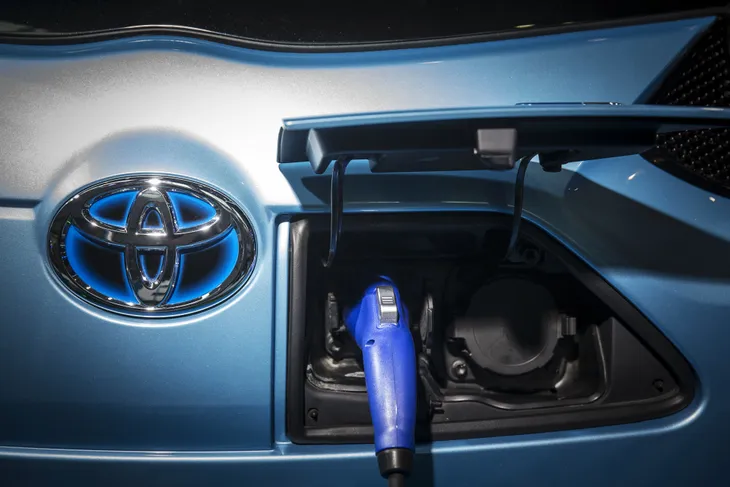 Toyota chia tay Tesla để tự thân phát triển xe điện - Ảnh 1. Toyota chia tay Tesla để tự thân phát triển xe điện - Ảnh 1.