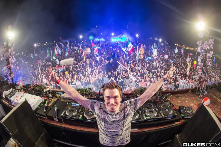 Đến diễn tại Việt Nam, DJ Hardwell “đòi” ở phòng Tổng thống 7.000 USD/đêm - Ảnh 2. Đến diễn tại Việt Nam, DJ Hardwell “đòi” ở phòng Tổng thống 7.000 USD/đêm - Ảnh 2.