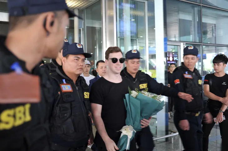 DJ Hardwell: Việc của đám đông là chuẩn bị thể lực, âm nhạc đã có chúng tôi lo! - Ảnh 3. DJ Hardwell: Việc của đám đông là chuẩn bị thể lực, âm nhạc đã có chúng tôi lo! - Ảnh 3.