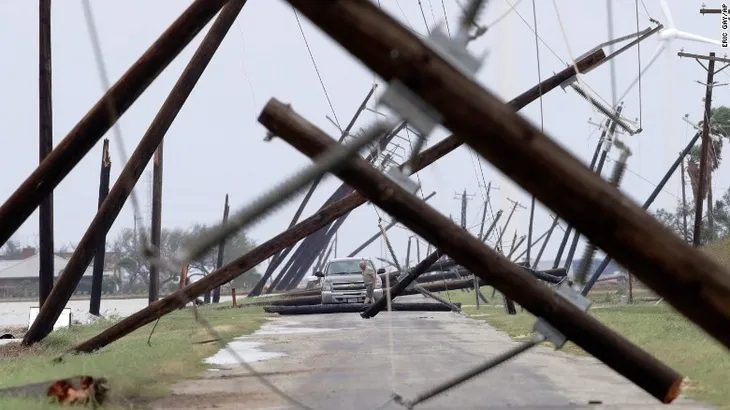 Tổng thống Mỹ thăm Texas trong bão Harvey - Ảnh 14. Tổng thống Mỹ thăm Texas trong bão Harvey - Ảnh 14.