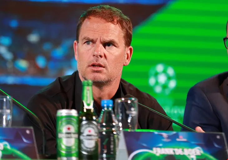 Ronaldinho, anh em De Boer đến Việt Nam - Ảnh 2. Ronaldinho, anh em De Boer đến Việt Nam - Ảnh 2.