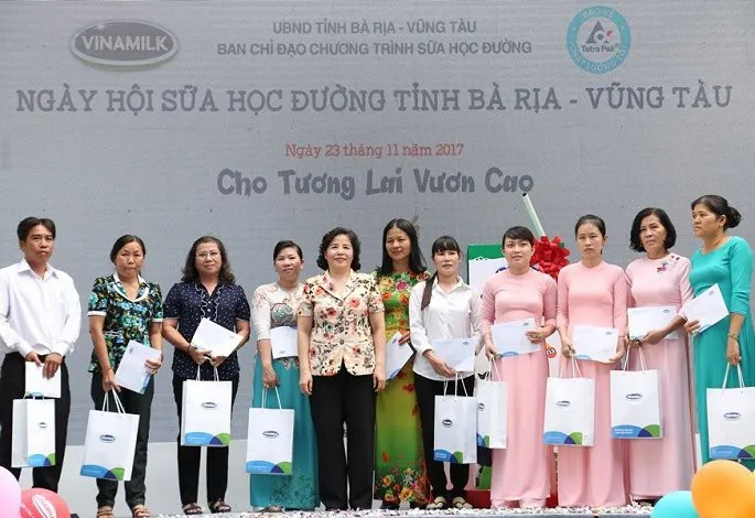 10 năm tiên phong và đồng hành cùng chương trình “Sữa học đường” vì một Việt Nam vươn cao - Ảnh 2. 10 năm tiên phong và đồng hành cùng chương trình “Sữa học đường” vì một Việt Nam vươn cao - Ảnh 2.