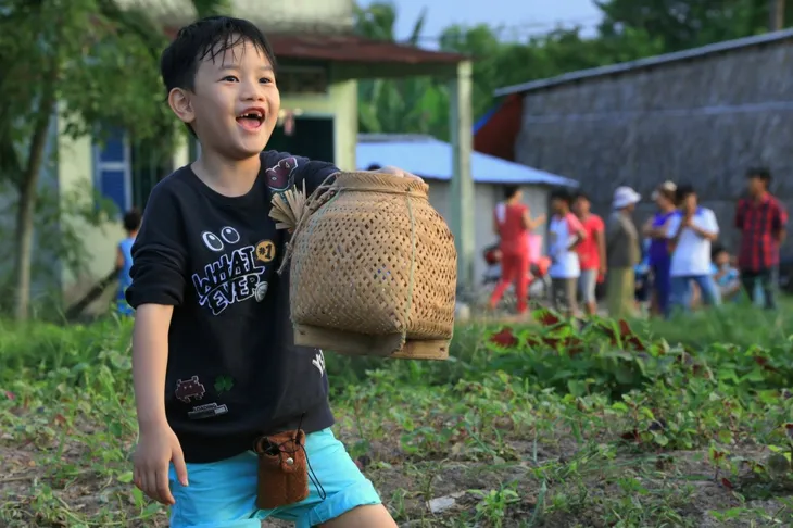 MC Hồng Phúc tiết lộ chuyện bán nhà chữa bệnh hiểm nghèo cho con trai - Ảnh 1. MC Hồng Phúc tiết lộ chuyện bán nhà chữa bệnh hiểm nghèo cho con trai - Ảnh 1.