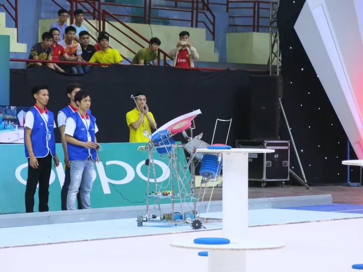 Robocon Việt Nam 2017: Nhiều chiến thuật mới được áp dụng tại vòng 2 - Ảnh 4.