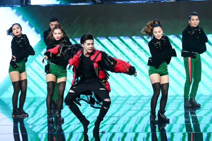 Mãn nhãn với màn trình diễn cực độc của Noo Phước Thịnh tại The Remix - Ảnh 4. Mãn nhãn với màn trình diễn cực độc của Noo Phước Thịnh tại The Remix - Ảnh 4.