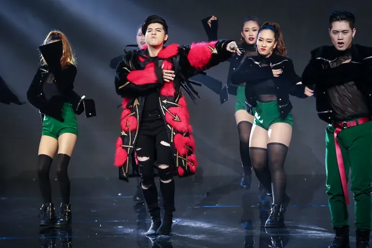 Mãn nhãn với màn trình diễn cực độc của Noo Phước Thịnh tại The Remix - Ảnh 2. Mãn nhãn với màn trình diễn cực độc của Noo Phước Thịnh tại The Remix - Ảnh 2.