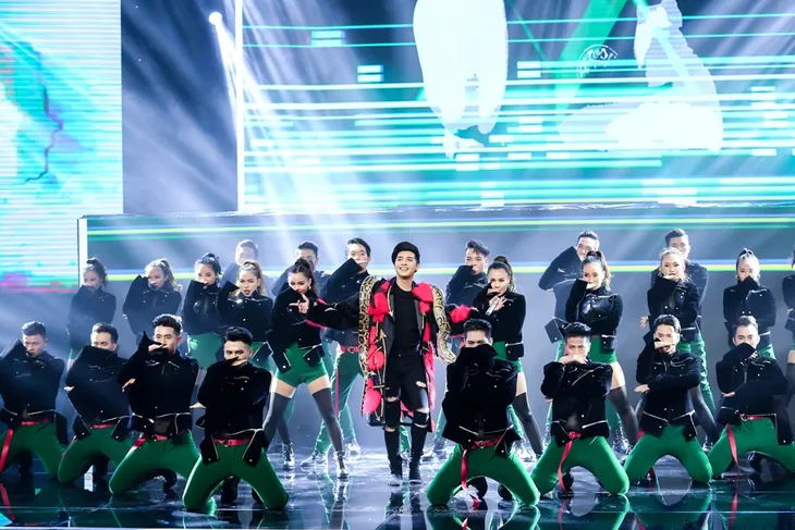 Mãn nhãn với màn trình diễn cực độc của Noo Phước Thịnh tại The Remix - Ảnh 6. Mãn nhãn với màn trình diễn cực độc của Noo Phước Thịnh tại The Remix - Ảnh 6.