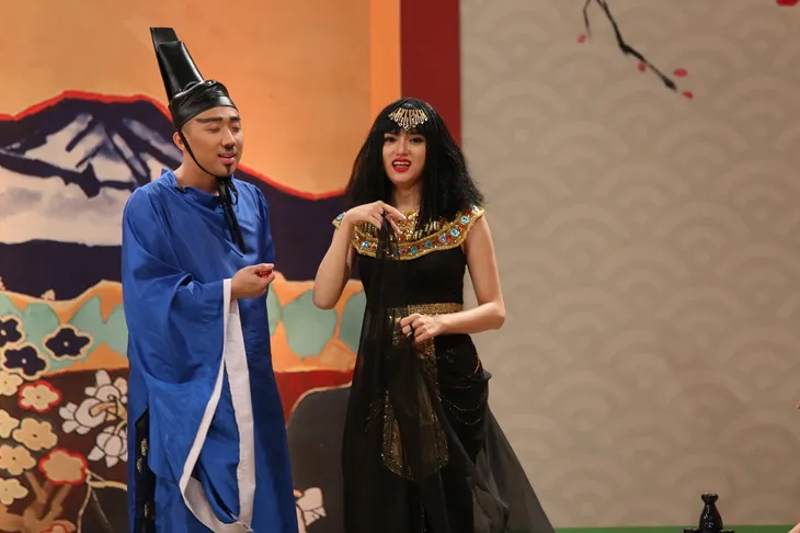 Đại náo thành Takeshi: Hương Giang Idol siêu ác, lấy người làm chai bowling - Ảnh 4. Đại náo thành Takeshi: Hương Giang Idol siêu ác, lấy người làm chai bowling - Ảnh 4.