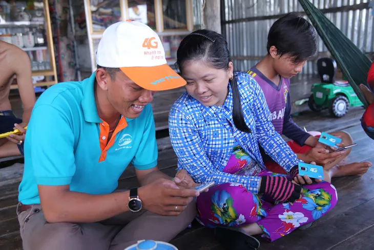 Hành trình mang 4G tới từng người dân ở điểm cực Nam Tổ quốc - Ảnh 3. Hành trình mang 4G tới từng người dân ở điểm cực Nam Tổ quốc - Ảnh 3.
