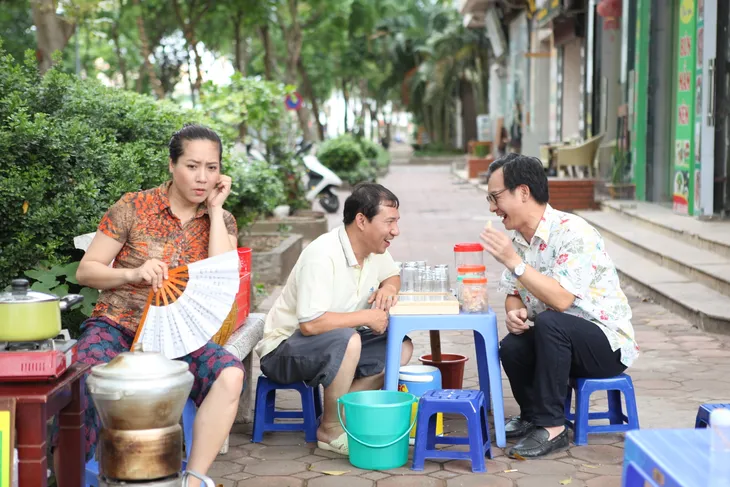 Sau Sống chung với mẹ chồng, khán giả sẽ được đổi món với Những người nhiều chuyện ngập tiếng cười - Ảnh 1. Sau Sống chung với mẹ chồng, khán giả sẽ được đổi món với Những người nhiều chuyện ngập tiếng cười - Ảnh 1.
