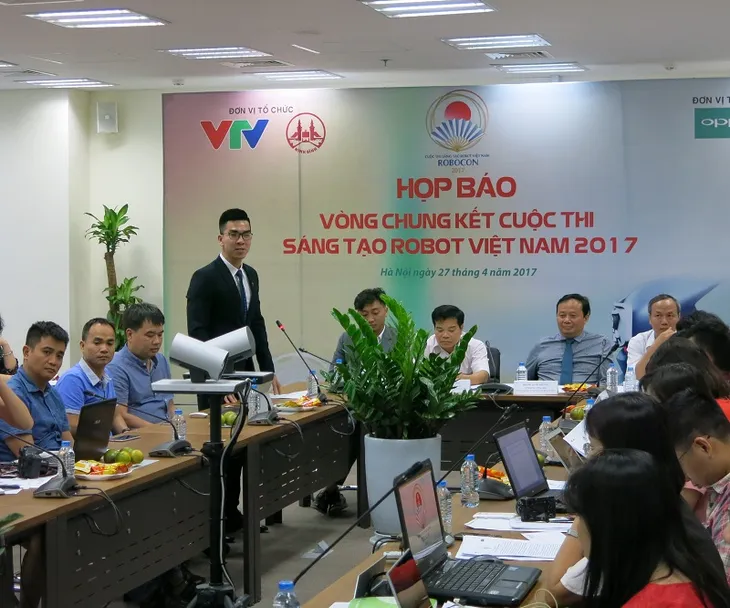 Robocon 2017: Tương tác, bất ngờ và cạnh tranh cao - Ảnh 1. Robocon 2017: Tương tác, bất ngờ và cạnh tranh cao - Ảnh 1.