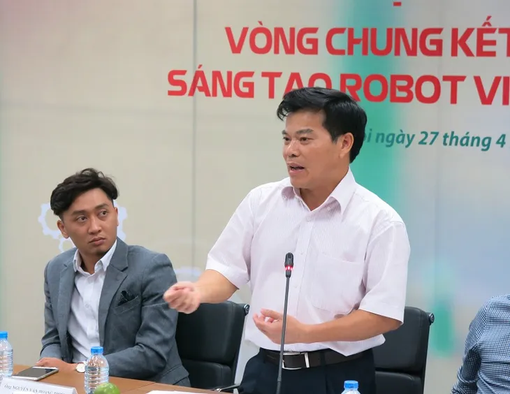 Robocon 2017: Tương tác, bất ngờ và cạnh tranh cao - Ảnh 4. Robocon 2017: Tương tác, bất ngờ và cạnh tranh cao - Ảnh 4.