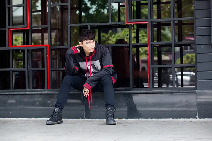 Hotboy Đào Tín kể câu chuyện tình yêu của chính mình qua Hạt mưa vẫn rơi - Ảnh 3. Hotboy Đào Tín kể câu chuyện tình yêu của chính mình qua Hạt mưa vẫn rơi - Ảnh 3.