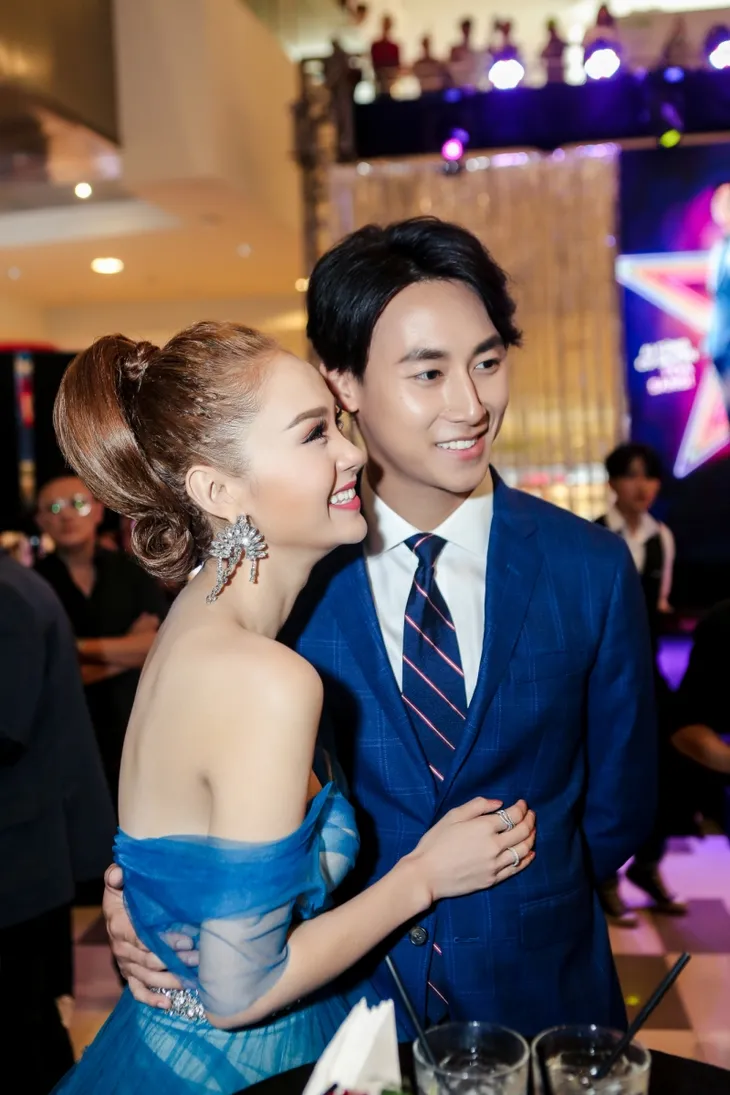 Rocker Nguyễn nổi bật sánh đôi bên Minh Hằng - Ảnh 7. Rocker Nguyễn nổi bật sánh đôi bên Minh Hằng - Ảnh 7.