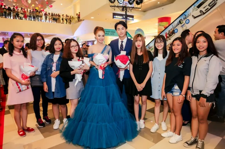 Rocker Nguyễn nổi bật sánh đôi bên Minh Hằng - Ảnh 10. Rocker Nguyễn nổi bật sánh đôi bên Minh Hằng - Ảnh 10.