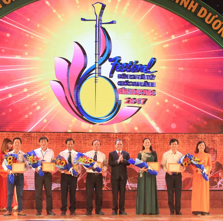 Bế mạc Festival Đờn ca tài tử quốc gia lần II - Ảnh 1. Bế mạc Festival Đờn ca tài tử quốc gia lần II - Ảnh 1.