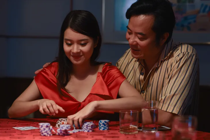 Đi qua mùa hạ: Linh Chi ngượng ngùng vì cảnh nóng với Phan Anh - Ảnh 2. Đi qua mùa hạ: Linh Chi ngượng ngùng vì cảnh nóng với Phan Anh - Ảnh 2.