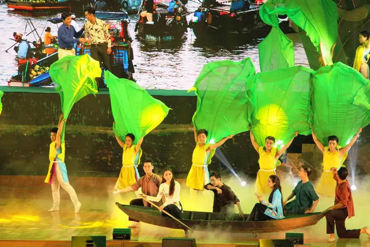 Bế mạc Festival Đờn ca tài tử quốc gia lần II - Ảnh 2. Bế mạc Festival Đờn ca tài tử quốc gia lần II - Ảnh 2.