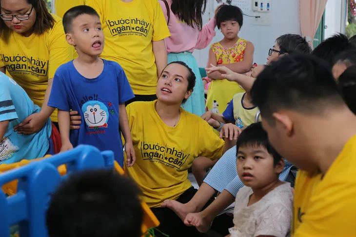 Việt Hương cúi đầu nể phục diễn viên Quốc Tuấn - Ảnh 9. Việt Hương cúi đầu nể phục diễn viên Quốc Tuấn - Ảnh 9.