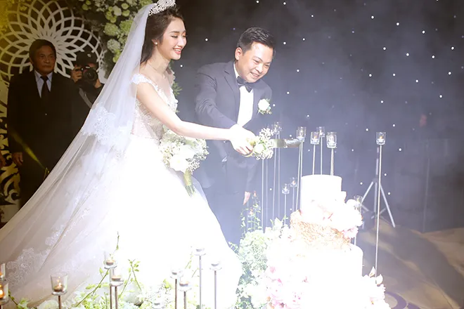 Hoa hậu Thu Ngân rạng ngời trong lễ cưới - Ảnh 10. Hoa hậu Thu Ngân rạng ngời trong lễ cưới - Ảnh 10.