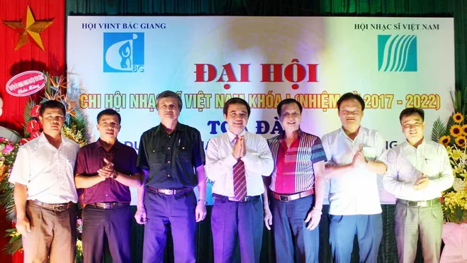 Các nhạc sĩ Bắc Giang đẩy mạnh sáng tác và quảng bá sản phẩm âm nhạc về quê hương - Ảnh 1.