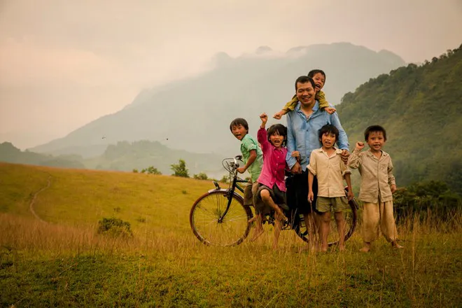 ‘Cha cõng con’ chính thức đại diện Việt Nam đến Oscar 2018 - Ảnh 1.