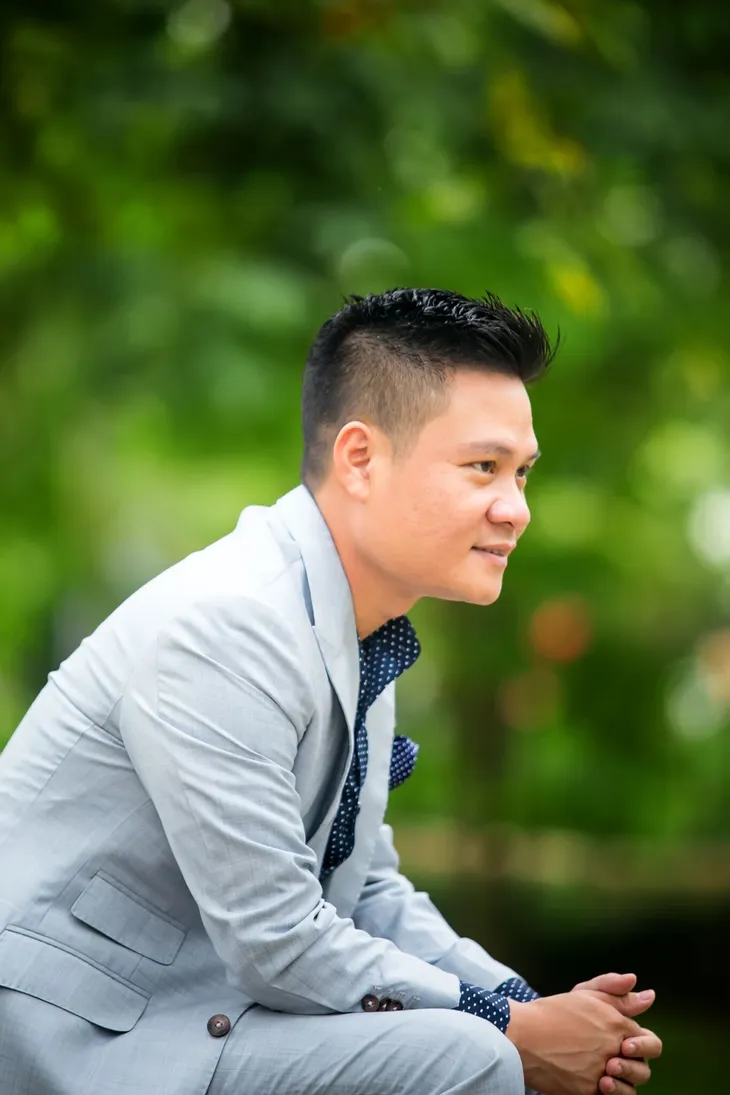 Sao Mai Hoàng Tùng: Từ ca sĩ hát thính phòng đến nghệ sĩ đa phong cách. - Ảnh 3. Sao Mai Hoàng Tùng: Từ ca sĩ hát thính phòng đến nghệ sĩ đa phong cách. - Ảnh 3.