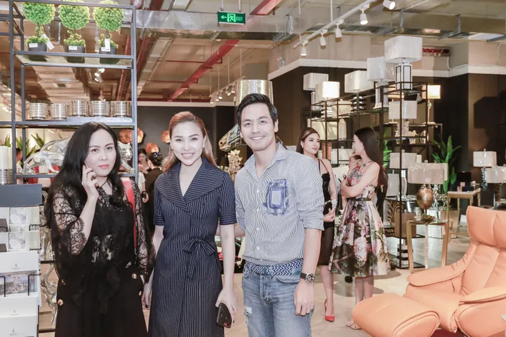 Á hậu Vân Quỳnh sánh vai với Việt Anh Người Phán Xử - Ảnh 5. Á hậu Vân Quỳnh sánh vai với Việt Anh Người Phán Xử - Ảnh 5.