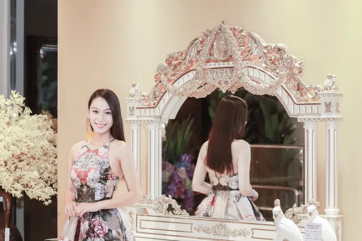 Á hậu Vân Quỳnh sánh vai với Việt Anh Người Phán Xử - Ảnh 1. Á hậu Vân Quỳnh sánh vai với Việt Anh Người Phán Xử - Ảnh 1.
