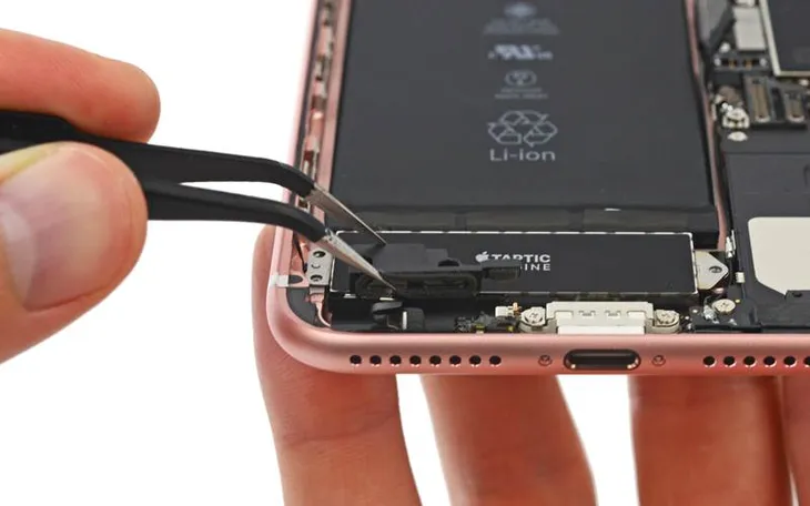 Apple cấm sử dụng logo Quả táo tại cửa hàng iPhone xách tay ở Việt Nam - Ảnh 2. Apple cấm sử dụng logo Quả táo tại cửa hàng iPhone xách tay ở Việt Nam - Ảnh 2.