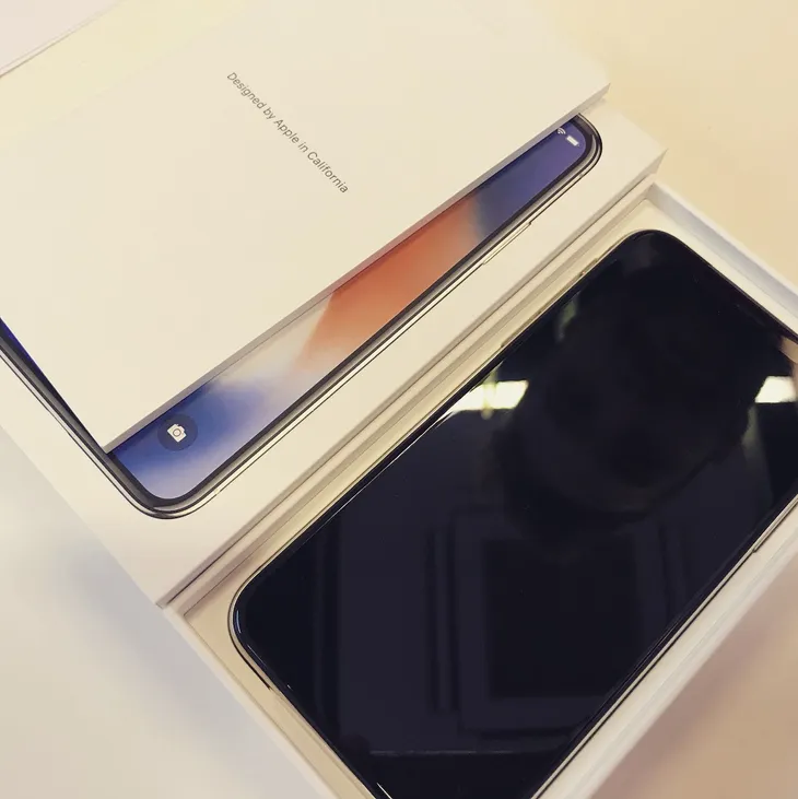 iPhone X lộ diện cực chất trước ngày lên kệ 3/11 - Ảnh 4. iPhone X lộ diện cực chất trước ngày lên kệ 3/11 - Ảnh 4.