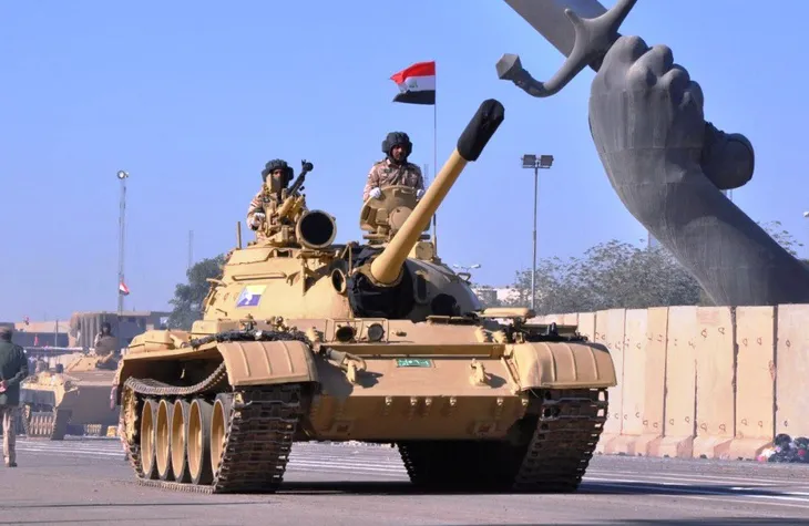 Iraq diễu binh mừng chiến thắng IS - Ảnh 6. Iraq diễu binh mừng chiến thắng IS - Ảnh 6.