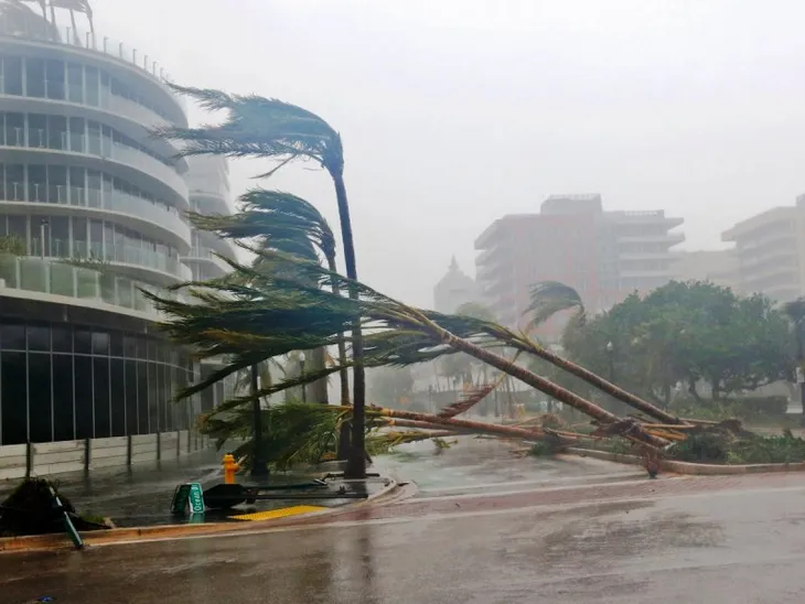 Siêu bão Irma đe dọa ngành du lịch của Florida - Ảnh 4. Siêu bão Irma đe dọa ngành du lịch của Florida - Ảnh 4.