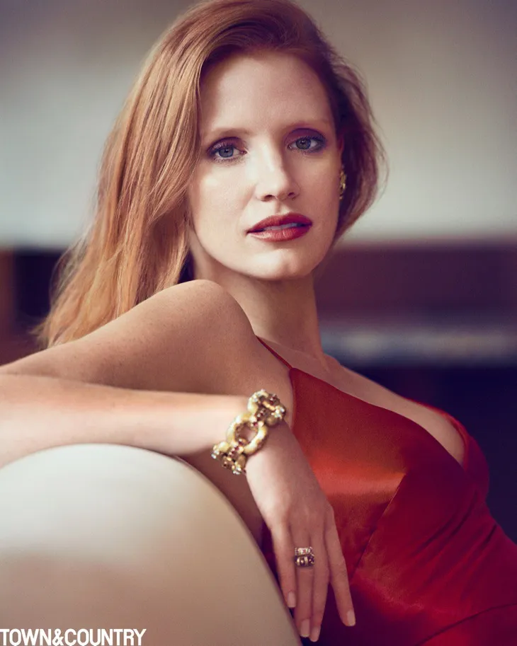 Jessica Chastain đẹp mê hồn trên Town & Country - Ảnh 1. Jessica Chastain đẹp mê hồn trên Town & Country - Ảnh 1.