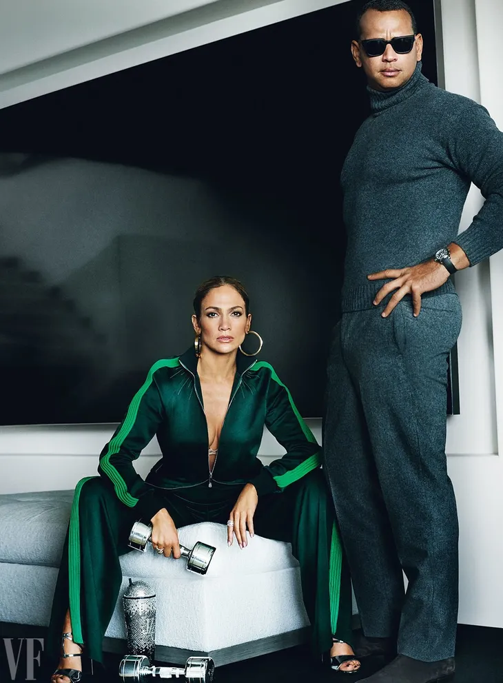 Jennifer Lopez khoe ảnh nóng bỏng với bạn trai Alex Rodriguez - Ảnh 2. Jennifer Lopez khoe ảnh nóng bỏng với bạn trai Alex Rodriguez - Ảnh 2.