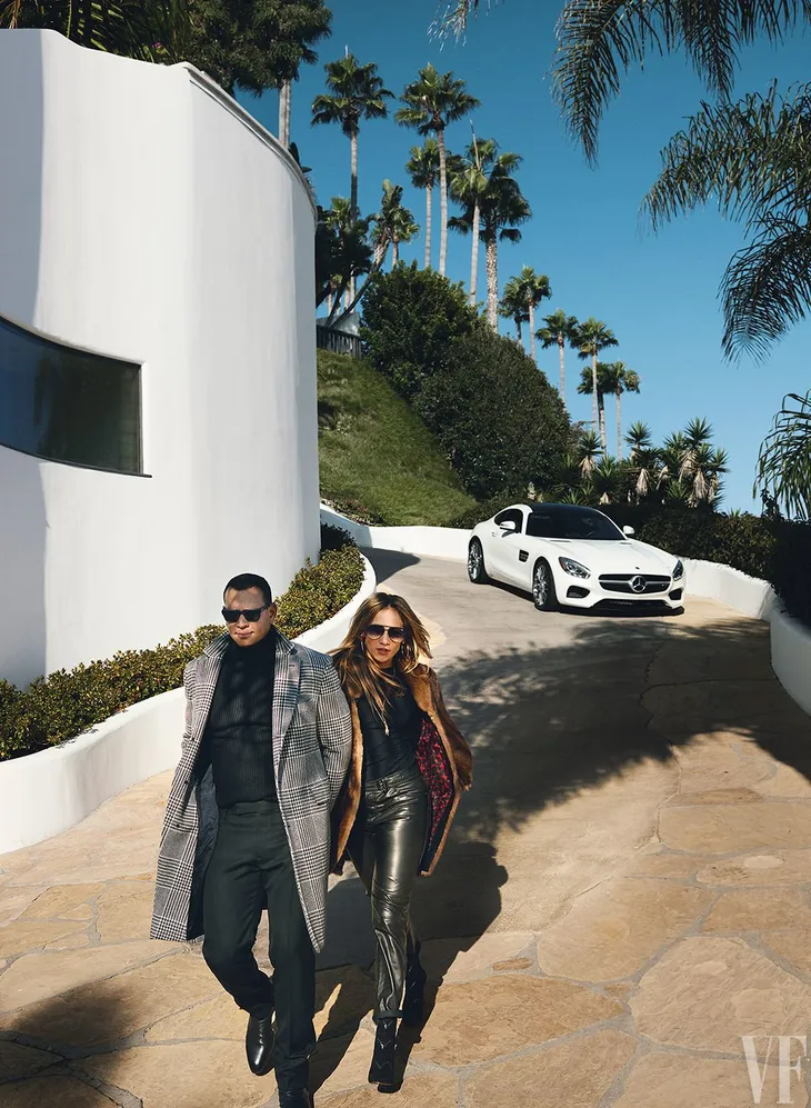 Jennifer Lopez khoe ảnh nóng bỏng với bạn trai Alex Rodriguez - Ảnh 5. Jennifer Lopez khoe ảnh nóng bỏng với bạn trai Alex Rodriguez - Ảnh 5.