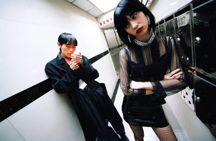 Bạn gái tin đồn của G-Dragon ấn tượng trên Madame Figaro Japon - Ảnh 3. Bạn gái tin đồn của G-Dragon ấn tượng trên Madame Figaro Japon - Ảnh 3.