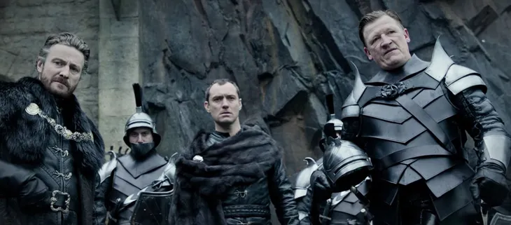 Dàn sao nam đình đám quy tụ trong King Arthur: Legend of the Sword - Ảnh 2. Dàn sao nam đình đám quy tụ trong King Arthur: Legend of the Sword - Ảnh 2.