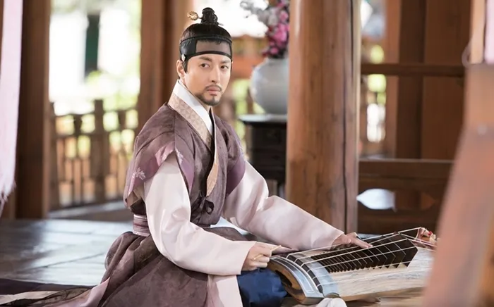 Lee Dong Gun: 4 ngày đóng phim không về nhà và cái kết bất ngờ... - Ảnh 1. Lee Dong Gun: 4 ngày đóng phim không về nhà và cái kết bất ngờ... - Ảnh 1.