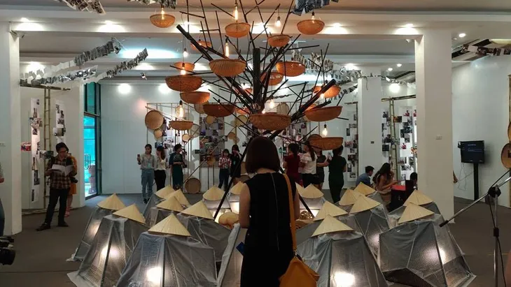 Bên kia mắt bão - Triển lãm phòng chống bạo lực gia đình - Ảnh 1. Bên kia mắt bão - Triển lãm phòng chống bạo lực gia đình - Ảnh 1.