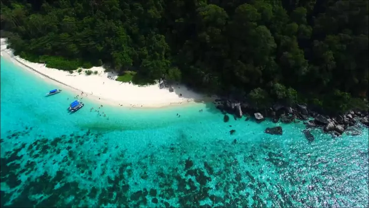Đảo Tioman - Viên ngọc xanh biếc của Malaysia - Ảnh 1. Đảo Tioman - Viên ngọc xanh biếc của Malaysia - Ảnh 1.