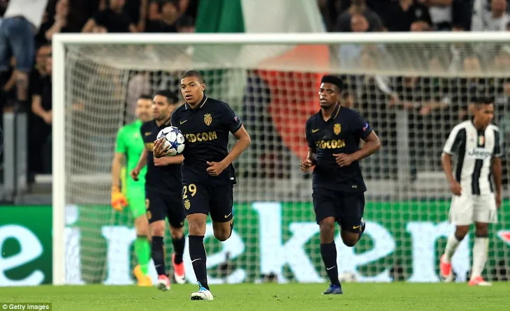 Chấm điểm Juventus 2-1 AS Monaco: Khác biệt mang tên Alves - Ảnh 4. Chấm điểm Juventus 2-1 AS Monaco: Khác biệt mang tên Alves - Ảnh 4.
