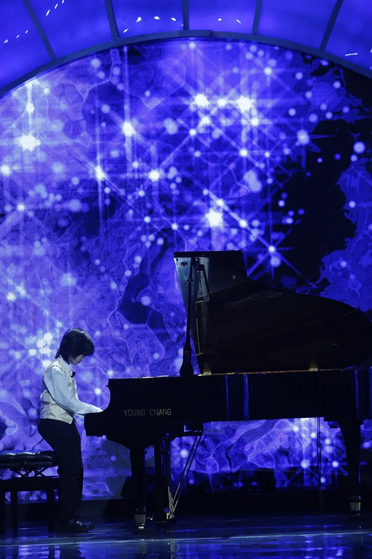 Mặt trời bé con: Học piano một năm, thần đồng 8 tuổi đã phá vỡ kỷ lục thế giới - Ảnh 5. Mặt trời bé con: Học piano một năm, thần đồng 8 tuổi đã phá vỡ kỷ lục thế giới - Ảnh 5.