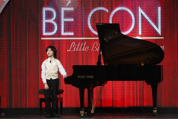 Mặt trời bé con: Học piano một năm, thần đồng 8 tuổi đã phá vỡ kỷ lục thế giới - Ảnh 4. Mặt trời bé con: Học piano một năm, thần đồng 8 tuổi đã phá vỡ kỷ lục thế giới - Ảnh 4.